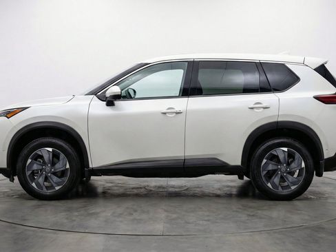 Used 2025 Nissan Rogue SV AWD/4WD image 5