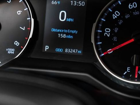 Used 2021 Toyota RAV4 LE image 21