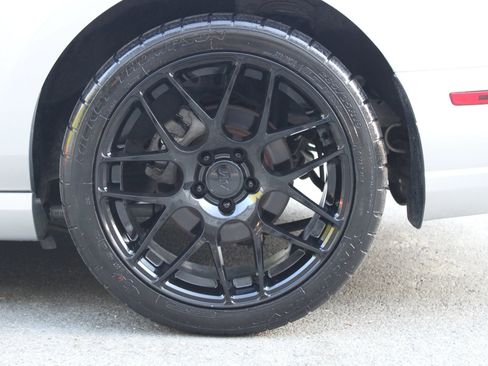Used 2013 Ford Mustang GT RWD image 29