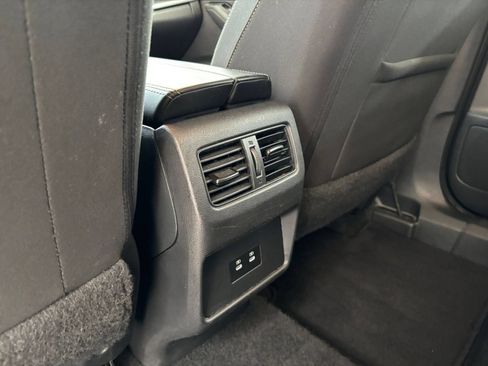 Used 2025 Nissan Rogue SV FWD image 24