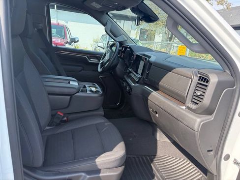 Used 2024 Chevrolet Silverado 1500 LT AWD/4WD image 30