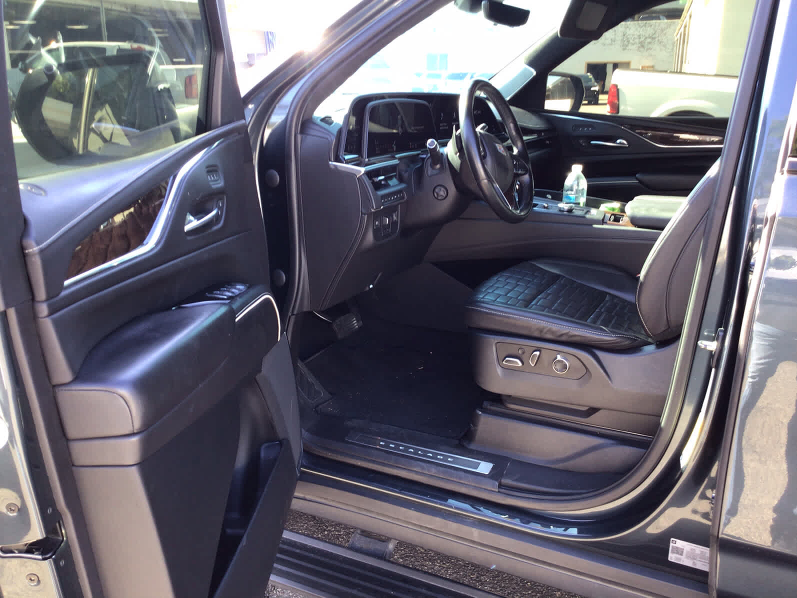 Used 2021 Cadillac Escalade ESV Sport Platinum AWD/4WD image 4
