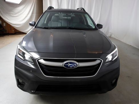 Used 2022 Subaru Outback Premium image 6