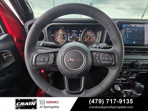Used 2025 Jeep Wrangler Unlimited Rubicon AWD/4WD image 13