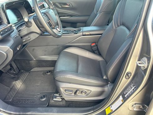 Certified 2026 Toyota Crown AWD/4WD image 10