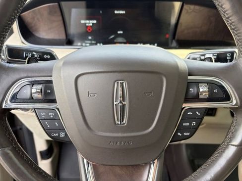 Used 2019 Lincoln Navigator Reserve AWD/4WD image 7