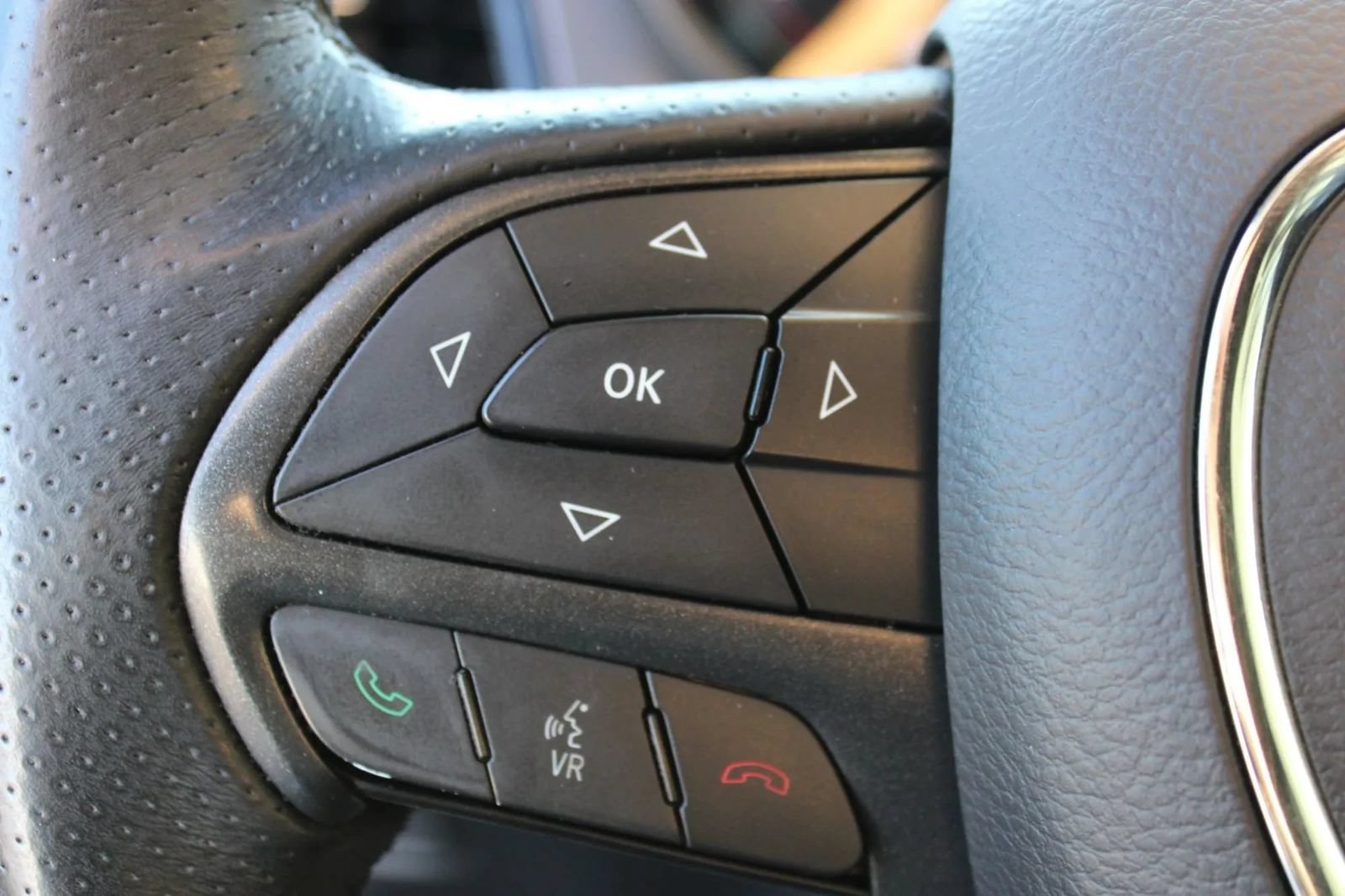 Used 2016 Dodge Challenger R/T Plus RWD image 31
