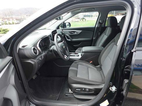 Used 2025 Chevrolet Blazer LT AWD/4WD image 12