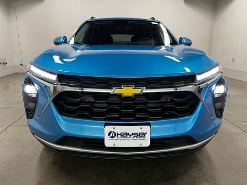 New 2026 Chevrolet Trax LT w/ Driver Confidence Package FWD image 8