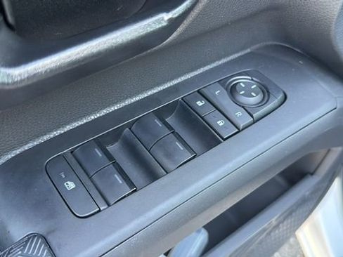 Used 2024 Toyota Tacoma SR5 w/ SR5 Upgrade Package image 17