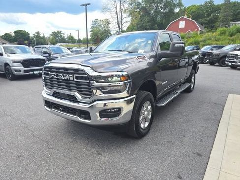 Certified 2025 RAM 2500 Big Horn AWD/4WD image 4