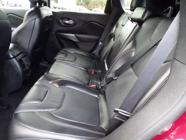 Used 2019 Jeep Cherokee Limited AWD/4WD image 5