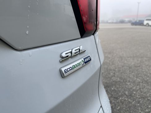 Used 2019 Ford Escape SEL AWD/4WD image 25