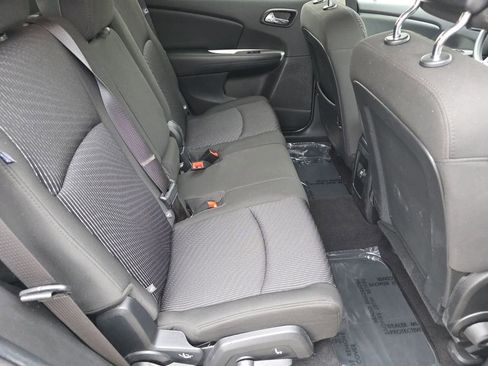 Used 2016 Dodge Journey SXT w/ Comfort/Convenience Group image 18