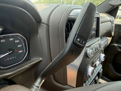 Used 2021 GMC Sierra 1500 SLT w/ SLT Premium Plus Package AWD/4WD image 17