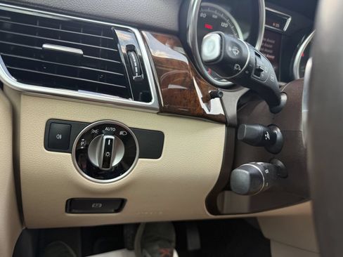Used 2017 Mercedes-Benz GLS 450 4MATIC image 41