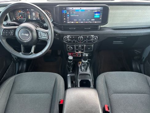 Used 2024 Jeep Wrangler Willys image 3