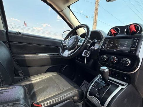 Used 2017 Jeep Compass High Altitude FWD image 41