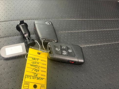 Used 2022 Volkswagen Tiguan SE image 15