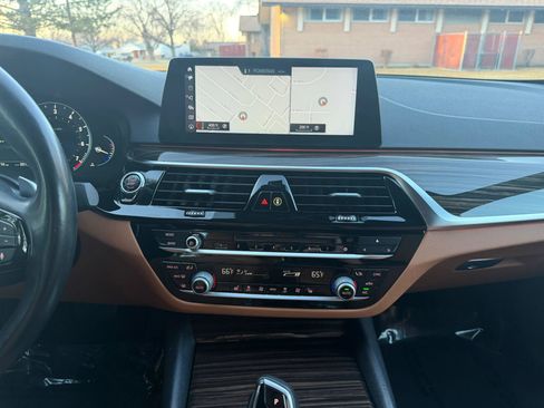 Used 2018 BMW 530i xDrive 530i xDrive Sedan 4D w/ Premium Package image 26