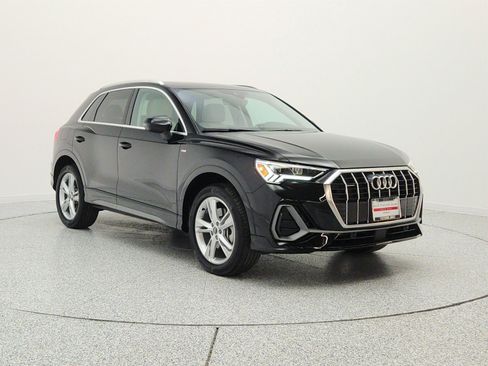 Used 2024 Audi Q3 2.0T Premium AWD/4WD image 3