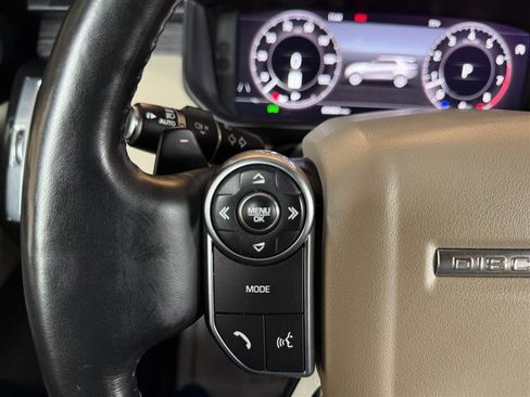 Used 2018 Land Rover Discovery HSE image 27