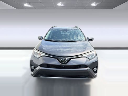 Used 2017 Toyota RAV4 Platinum FWD image 5