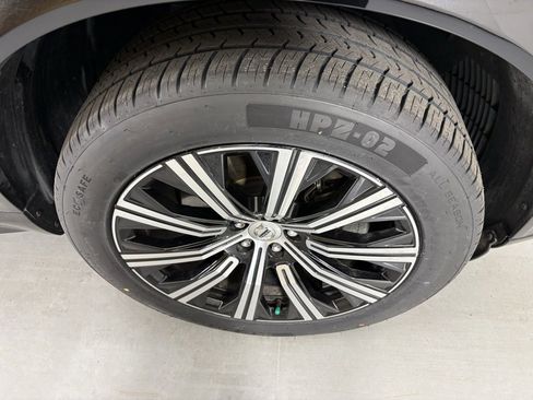 Used 2024 Volvo XC90 B6 Plus w/ Protection Package Premier image 11