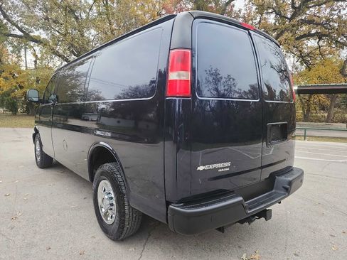 Used 2015 Chevrolet Express 2500 w/ Cold Climate Package image 2
