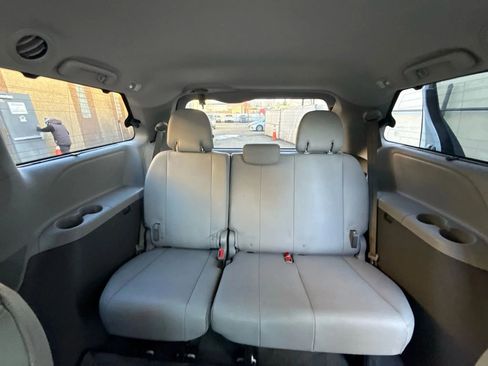 Used 2017 Toyota Sienna XLE w/ XLE Navigation Package AWD/4WD image 29