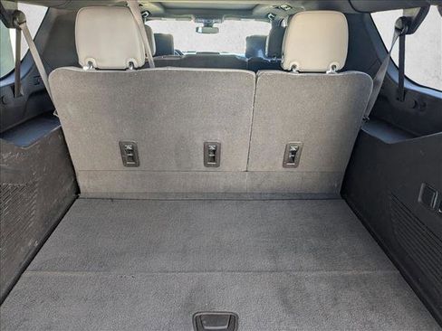 Used 2021 Chevrolet Suburban Z71 w/ Z71 Signature Package image 6