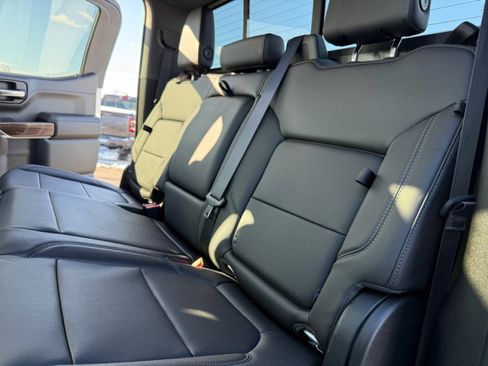 Used 2020 Chevrolet Silverado 1500 LT Trail Boss image 17