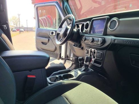 Used 2023 Jeep Wrangler Unlimited Rubicon 4xe w/ Steel Bumper Group AWD/4WD image 18