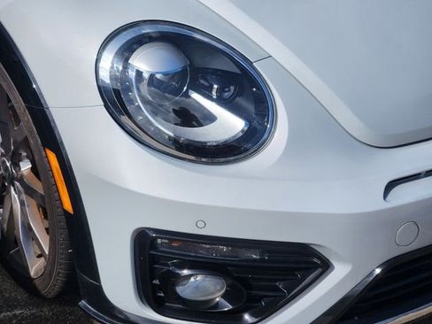 Used 2017 Volkswagen Beetle R-Line SEL FWD image 2