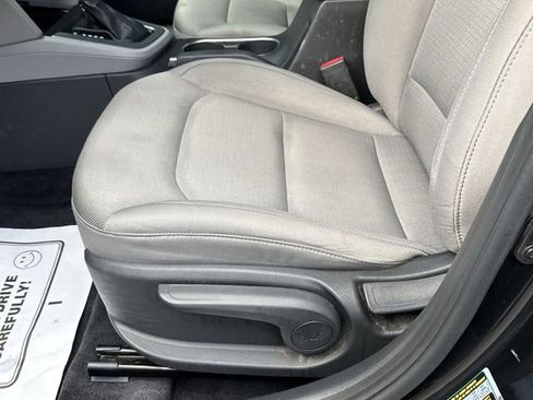 Used 2017 Hyundai Elantra SE image 14