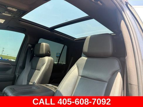 Used 2022 Chevrolet Tahoe Z71 w/ Luxury Package AWD/4WD image 18