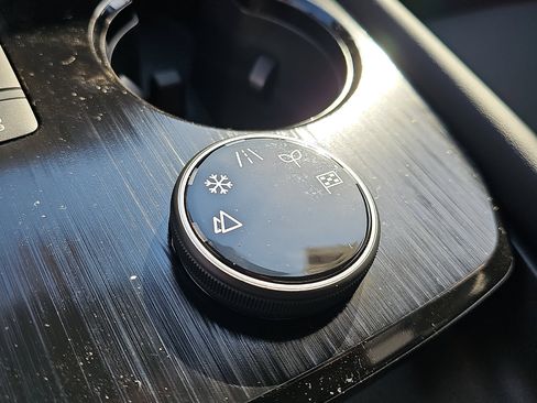 New 2026 Nissan Rogue Platinum image 16