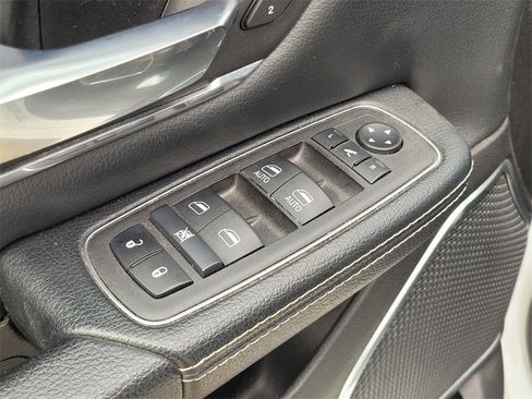 Used 2024 RAM 1500 Laramie image 16