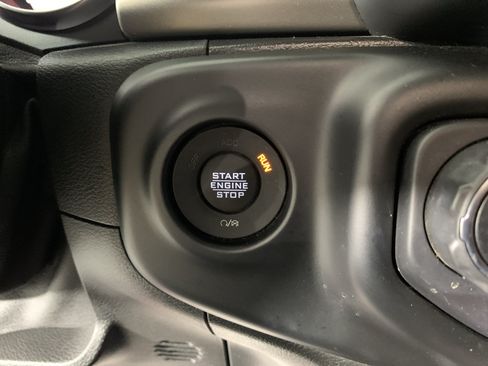 Used 2021 Jeep Gladiator Sport AWD/4WD image 16