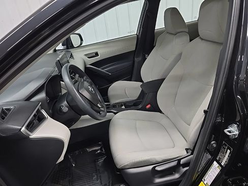 Used 2022 Toyota Corolla Cross L AWD/4WD image 29