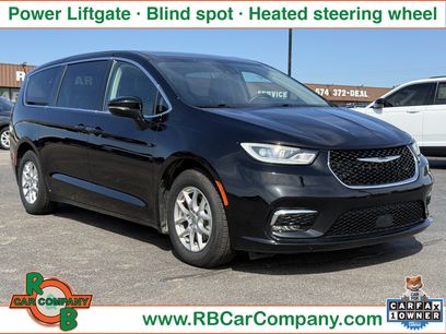 Used 2024 Chrysler Pacifica Touring-L