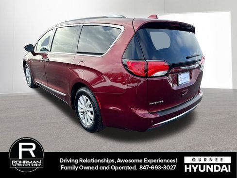 Used 2018 Chrysler Pacifica Touring-L Plus image 6
