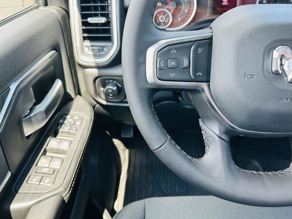 New 2025 RAM 2500 Big Horn AWD/4WD image 14