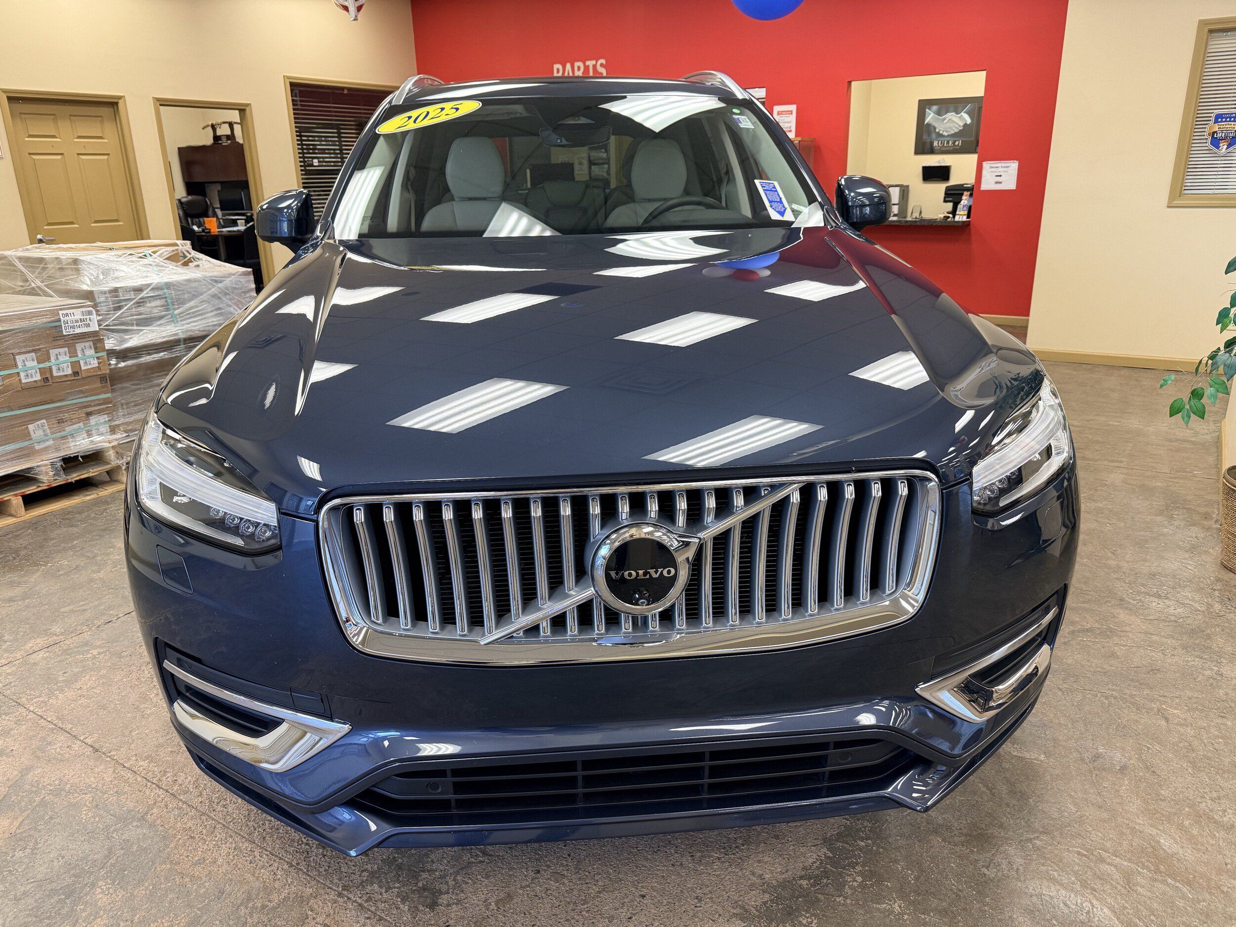 Used 2025 Volvo XC90 B6 Plus w/ Protection Package Premier AWD/4WD image 4