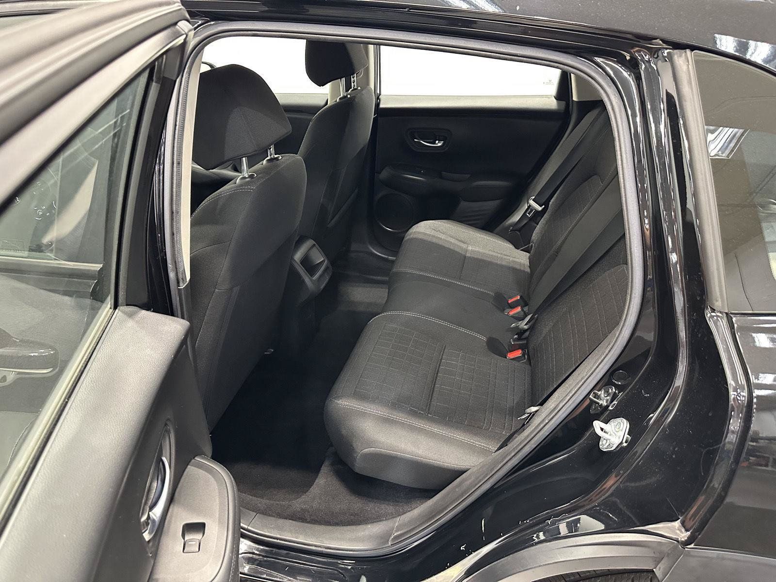 Certified 2025 Honda HR-V LX image 21