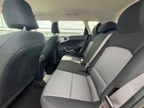 Used 2025 Kia Soul LX w/ LX Technology Package image 23