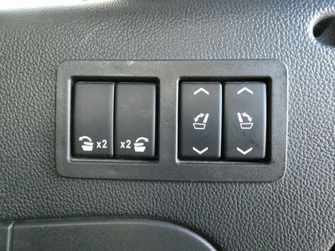 Used 2016 GMC Yukon XL SLT w/ Open Road Package image 18