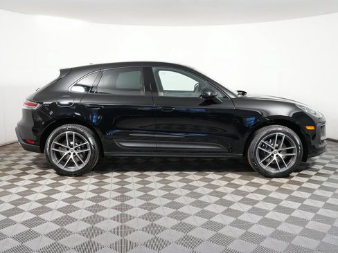 Certified 2026 Porsche Macan AWD/4WD image 8