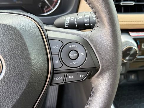 Used 2025 Toyota RAV4 XLE Premium image 18