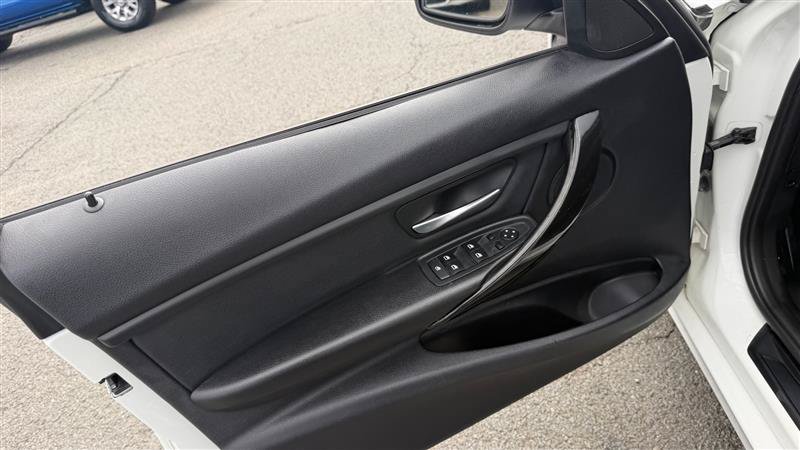 Used 2014 BMW 335i xDrive Sedan AWD/4WD image 26